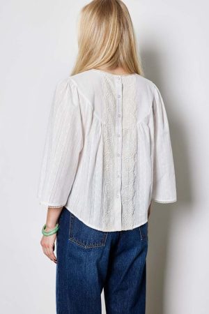 FIORETTA blouse + CAROLLE jeans